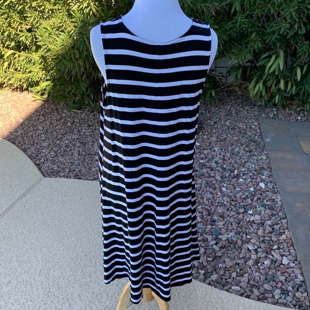 Swing Dress - Picture 3 of 6